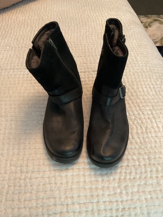 UGG Men\'s Lancing Buckle Black Suede Boots Sz 14 main image 4